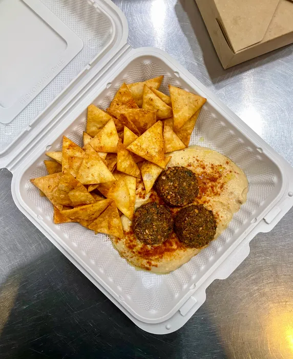 Falafel Hummus Deluxe
